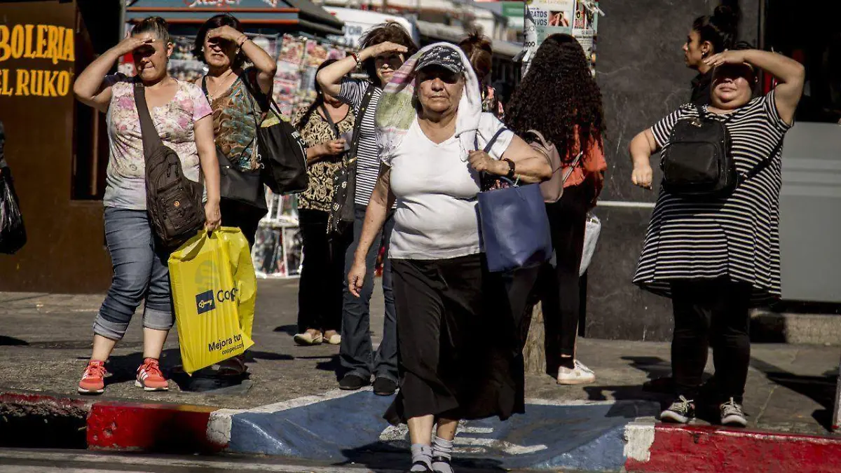 Calor Tijuana Omar Martínez Cuarto Oscuro